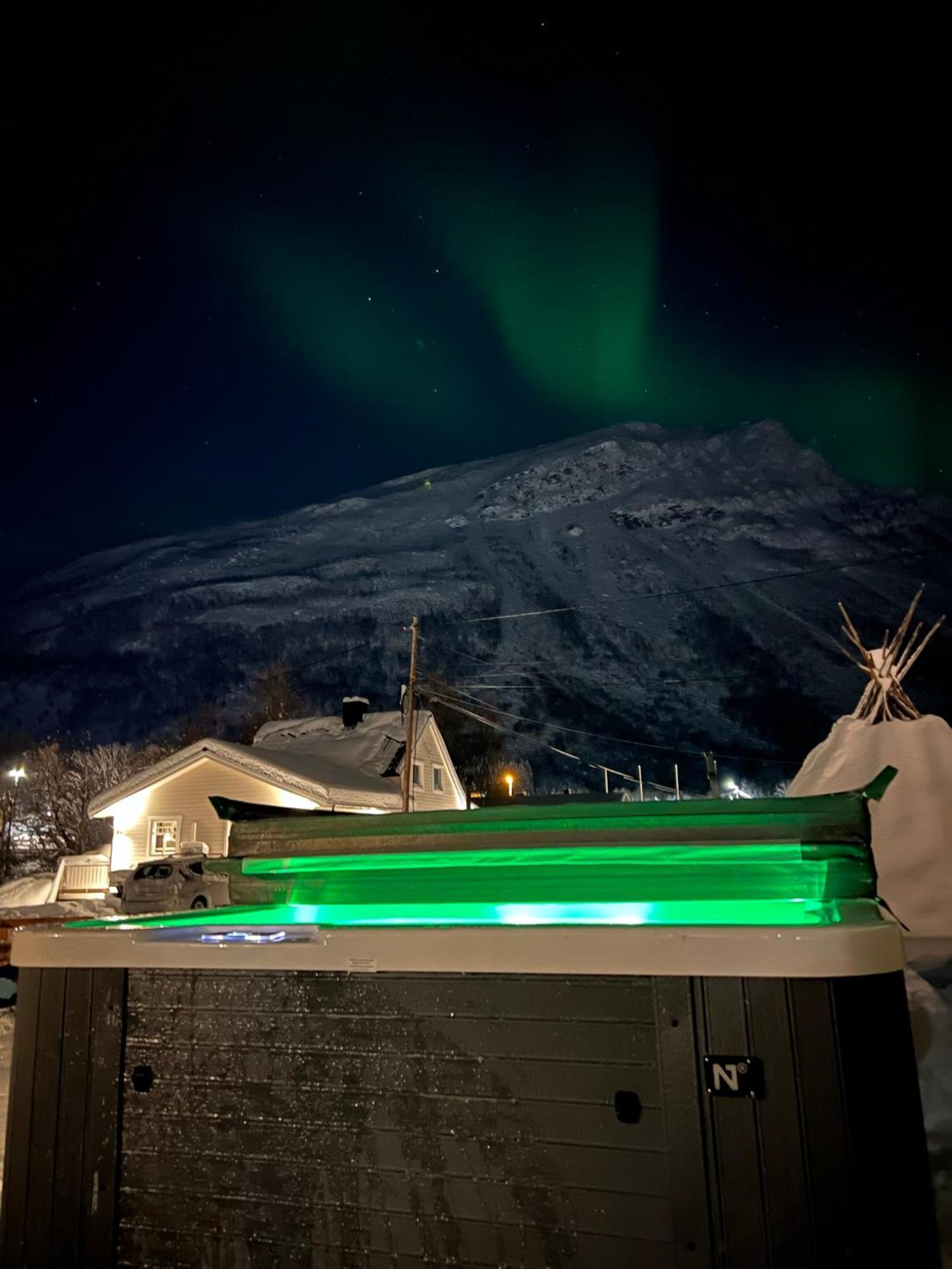 Alpan Apartments, Lyngenfjord Olderdalen Eksteriør billede